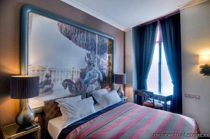 Hotel Fontaines Du Luxembourg Paris Room photo